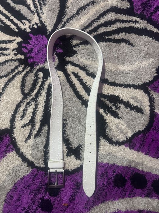 Vând curea Hugo boss