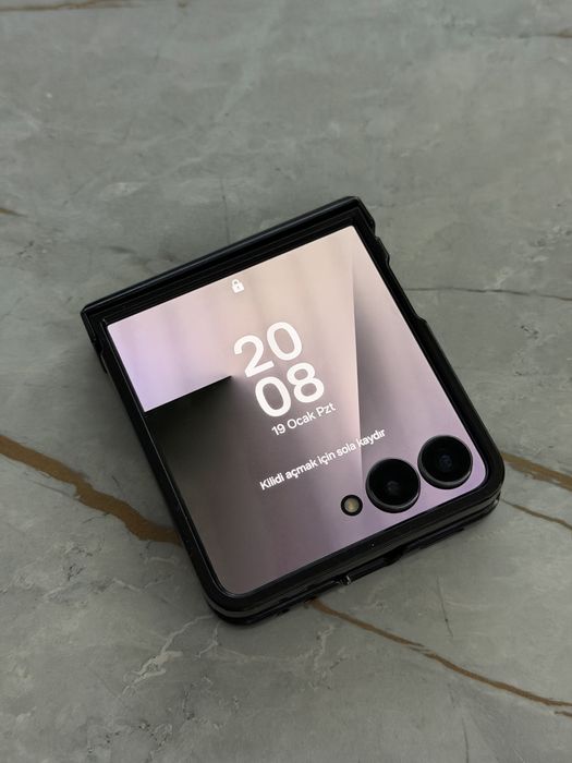 Samsung Galaxy Z Flip 7