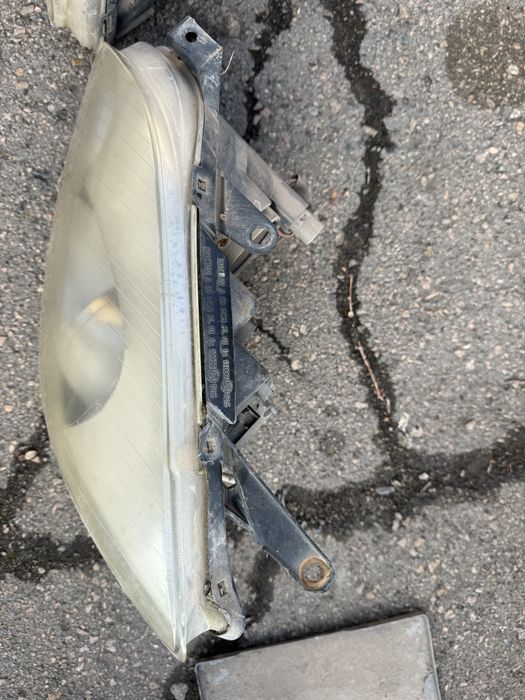 Фары Тойота Авенсис