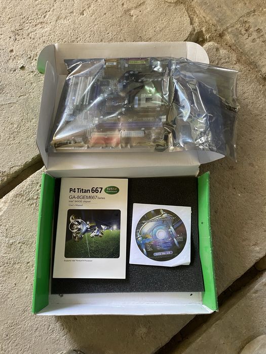 Placă de bază Retro GIGABYTE GA-845GE