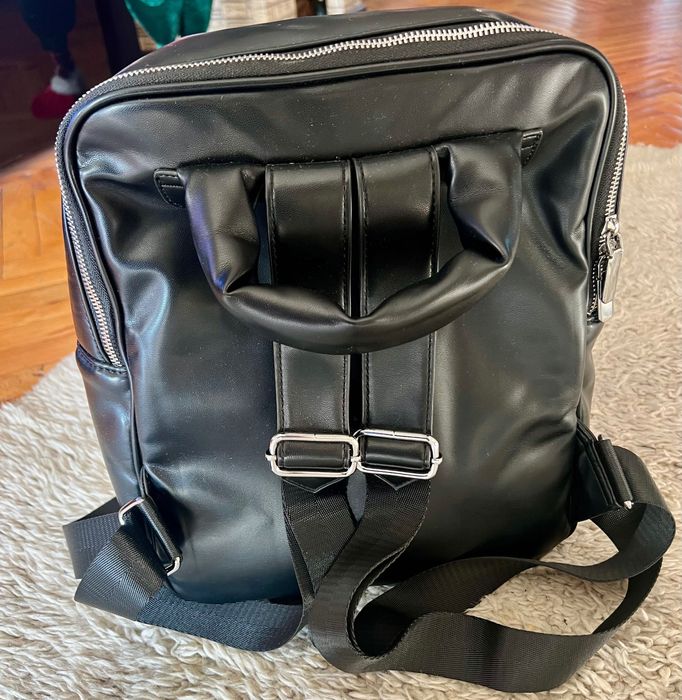 Раница голяма и много удобна!Нова!