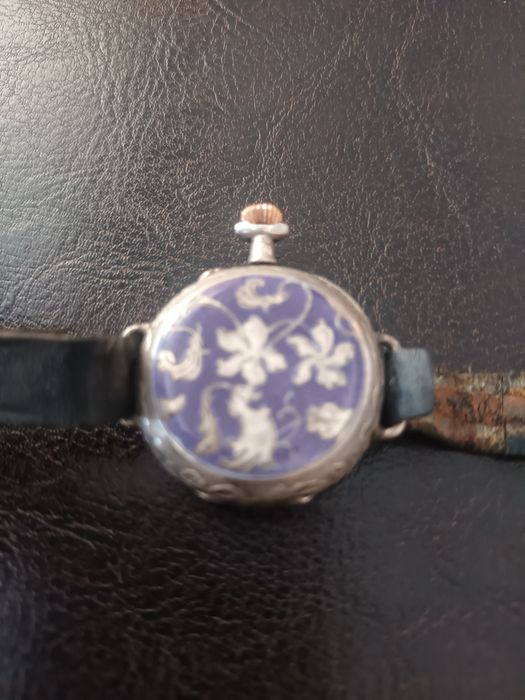 Сребърен часовник рубиш