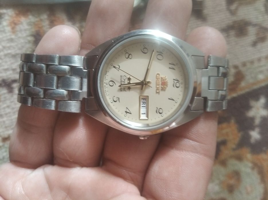 Продам часы наручные