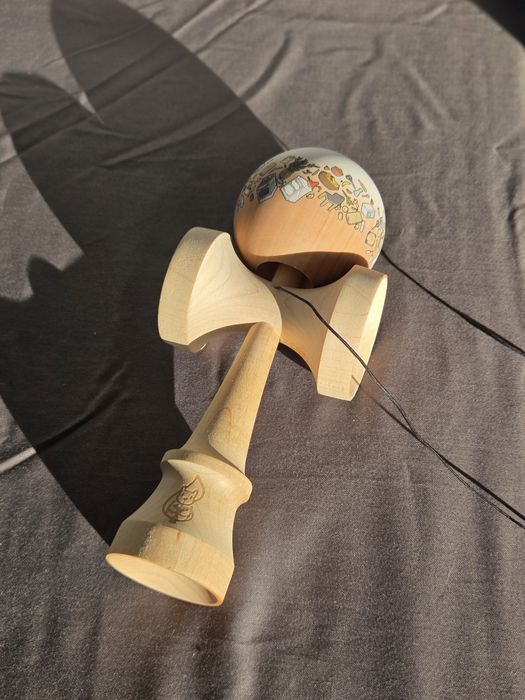 Kendama Erraticsquirrel Alb