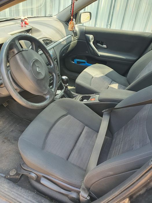 Продавам кола Renault laguna