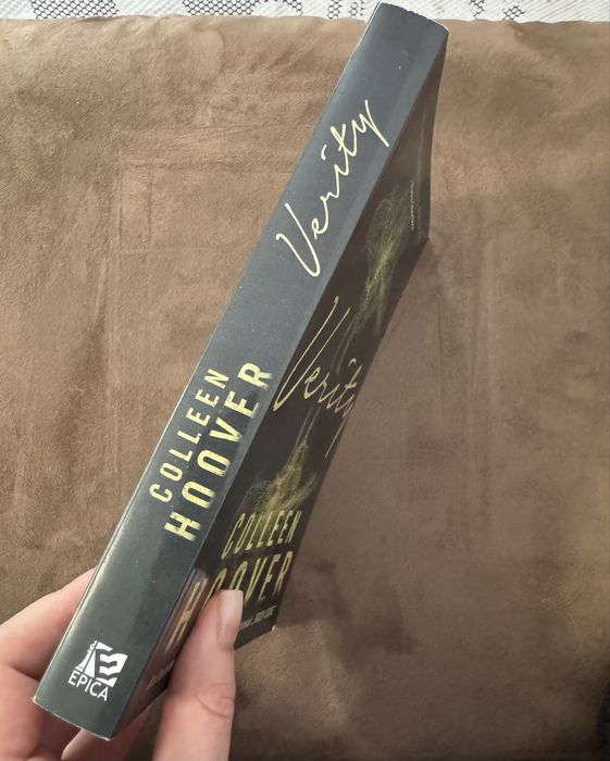 Cartea Verity-de Collen Hoover