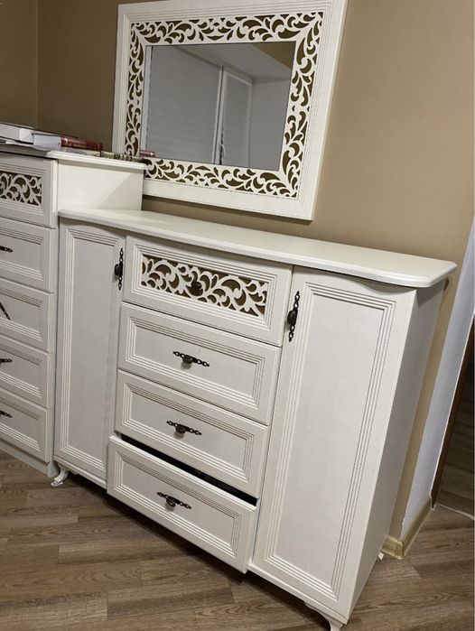 Продам спальный гарнитур