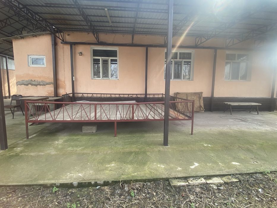 Тапчан агашымен бирге