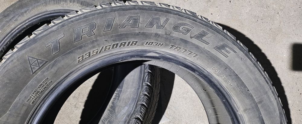 Шины 235/60/18 зимние комплект TRIANGLE
