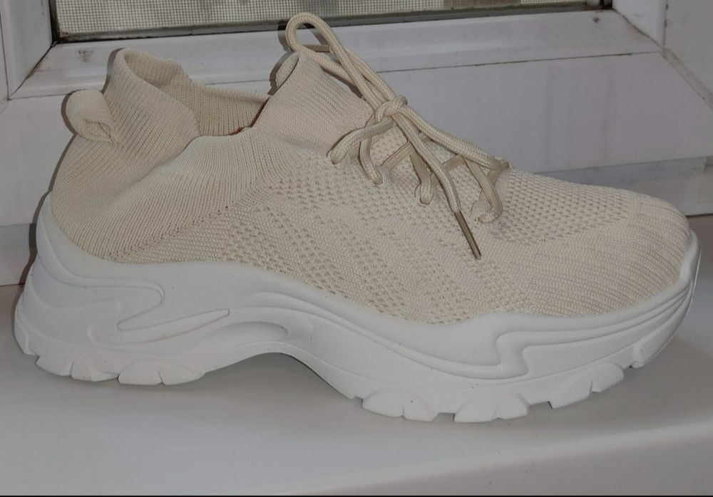 Кроссовки жаңа 37-40 өлшемі