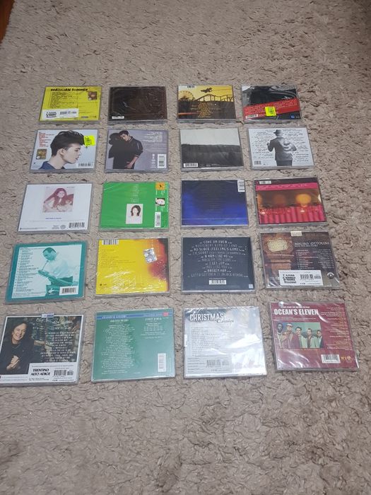 Cd'uri muzica sigilate