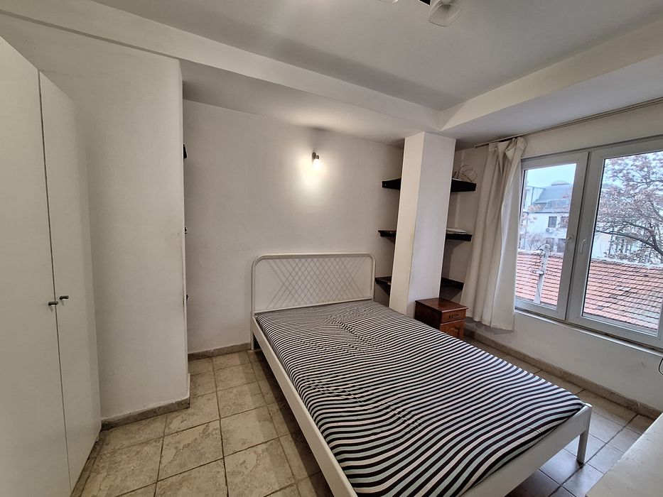 Дава се под наем Ателие в София, Център - 32 кв.м за 255 € - Снимка #2