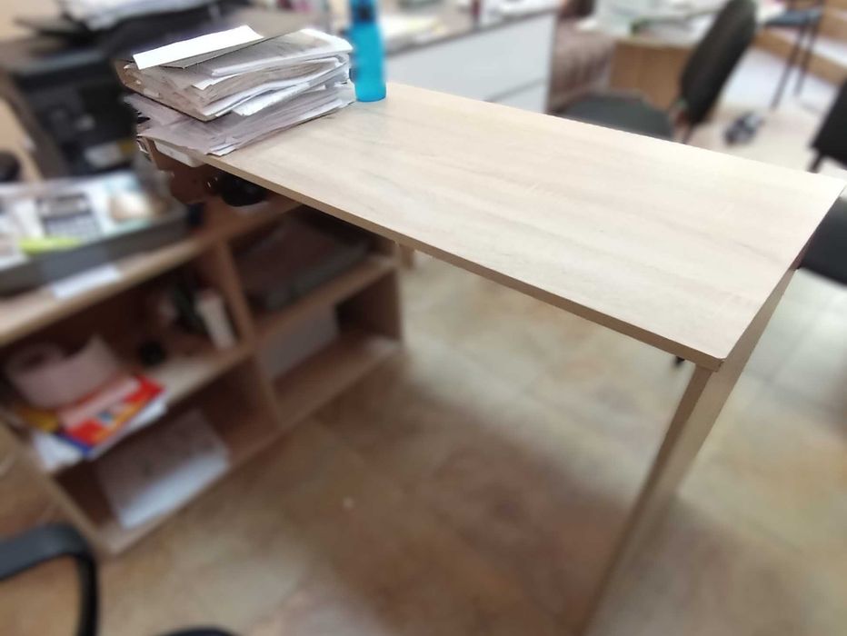 Работно бюро за офис или за салон за маникюр