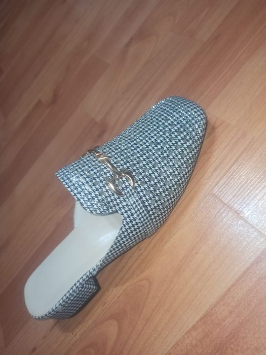 Продаётся женская обувь