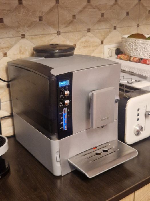 Siemens EQ5 Macchiato Plus Aparat de cafea digital espressor automat premium cafea boabe și macinata