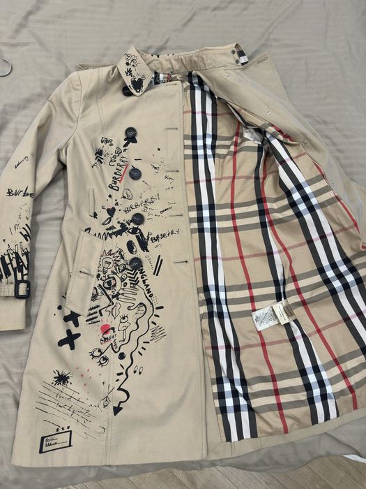 Плащ Burberry в отличном состоянии