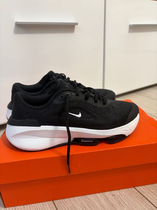 Спортни обувки Nike Versair