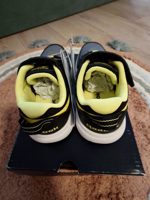 Reebok  маратонки с лепенки