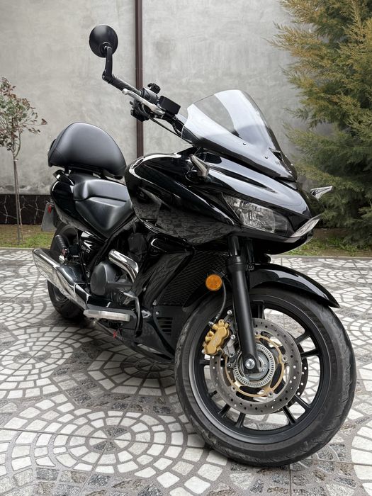 Мотоцикл Honada DN-1 единственный в Узбекистане