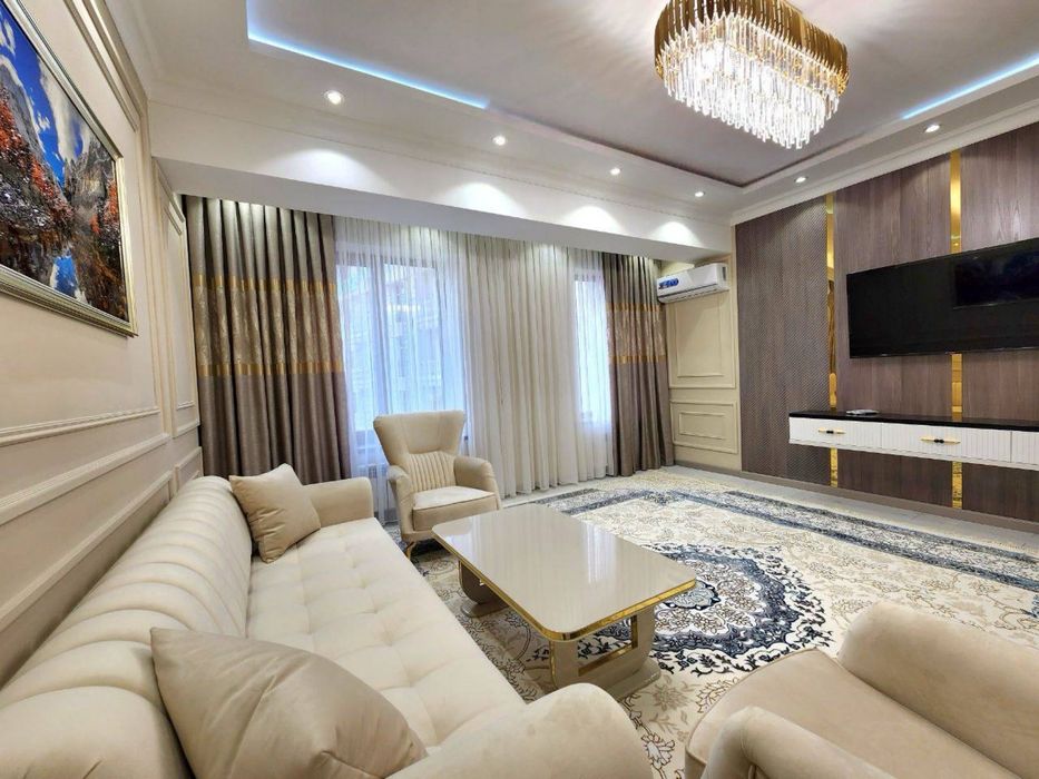 Алайский-Новостройка! Сдается новая 4-х комнатная квартира в центре!