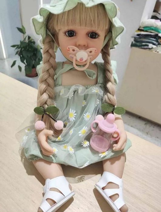 Даставка бесплатная. Ребёнок кукла.