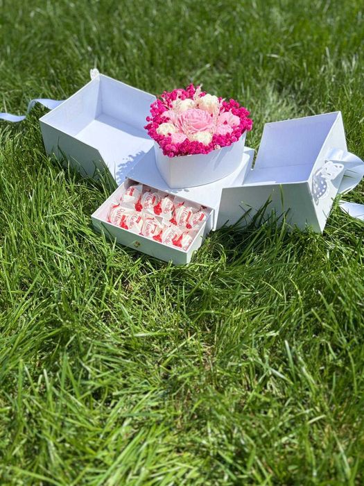 Vând aranjament floral ceara de soia