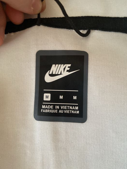 Nike Tech Fleese в белой расцветке