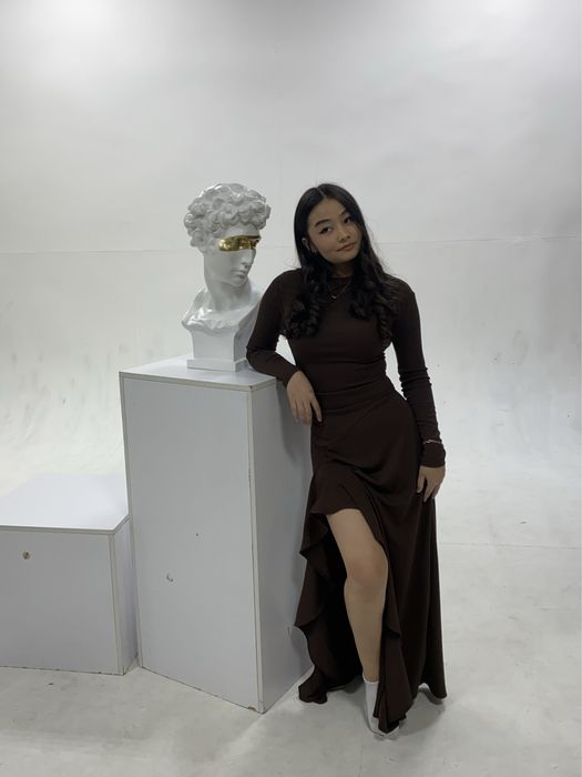 коричневое платье