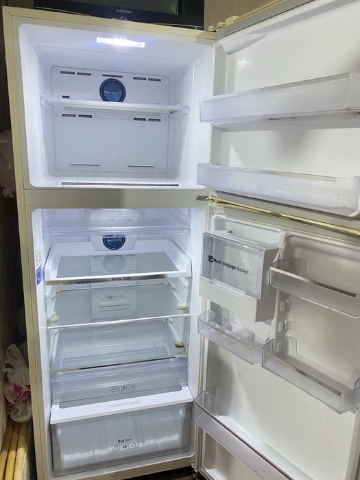 Продается холодильник  samsung