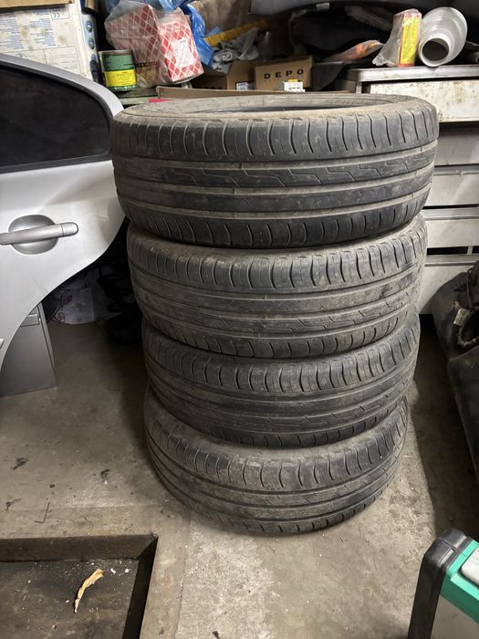 Шины летние комплект.