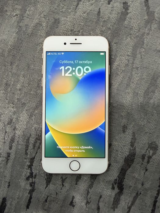 Продам Айфон 8 64гб gold/Iphone 8