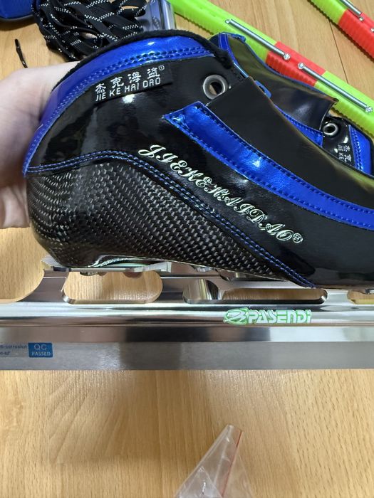 Конькобежные коньки(новые)