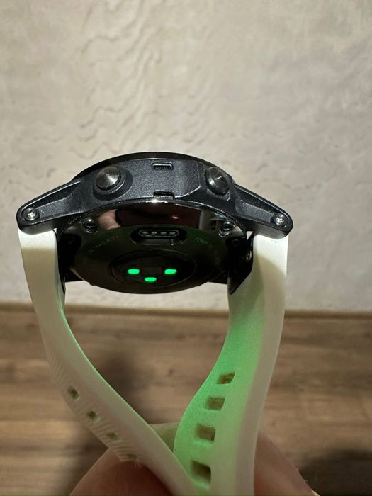 Часовник Garmin FENIX 5S