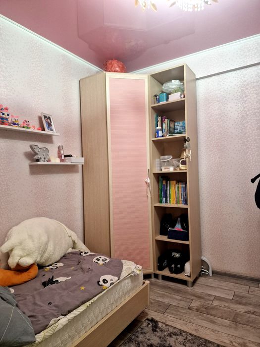 Продаётся срочно шкаф