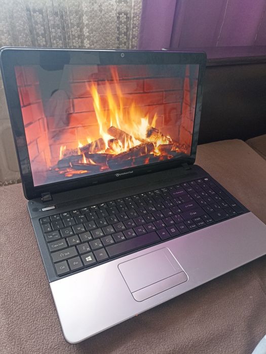 Ноутбук продам . Срочно