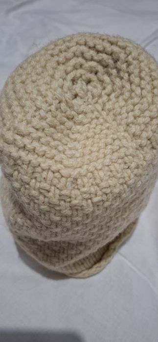 Caciula din lana culoare natur