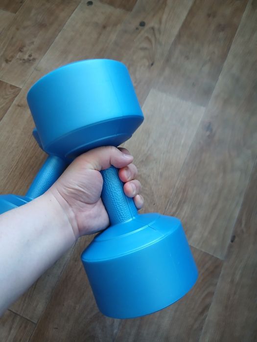 Гантели спортивные.