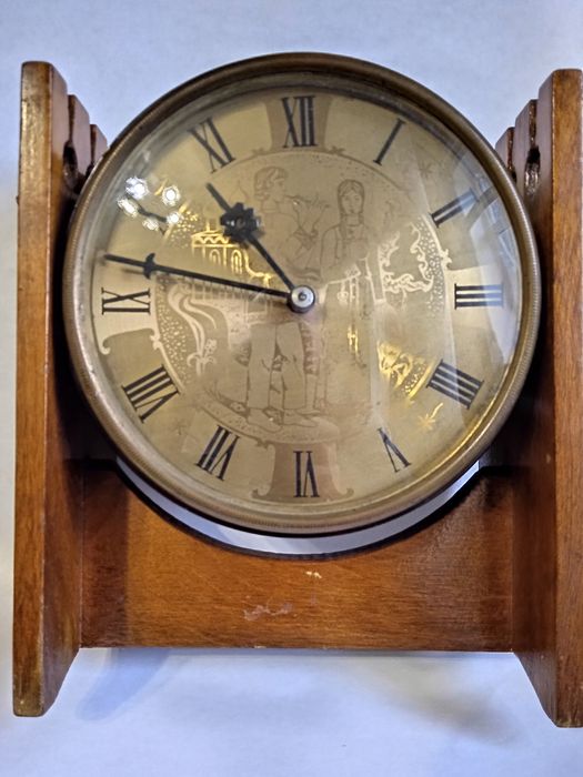 Часы Весна настольные СССР.