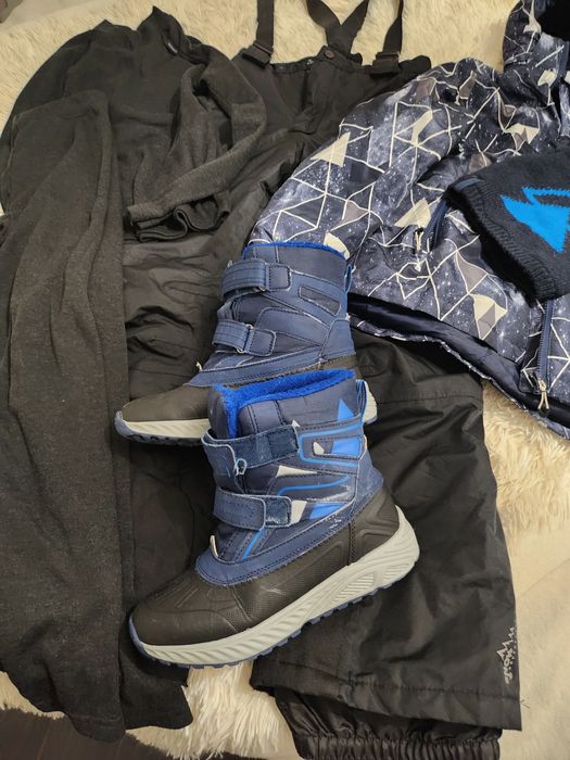 Детски ски екип + ботуши, шапка,  термо блуза и клин