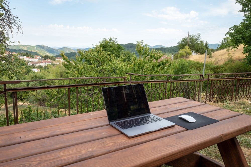 Градинска Пейка Ръчна Изработка Масив Бор 350 Евро