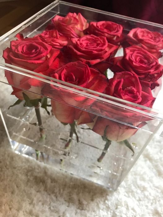 Кутия за цветя акрилна - оригинален подарък
