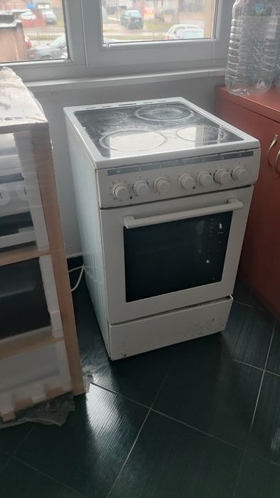 Готварска печка с керамичен плот