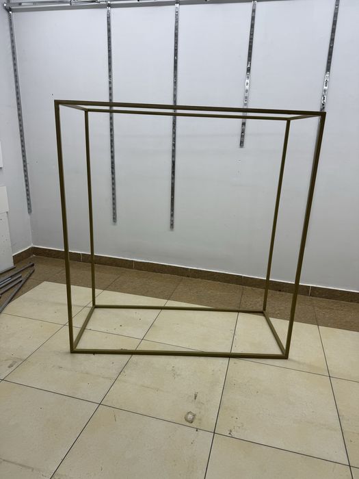 Оборудование для магазина одежды