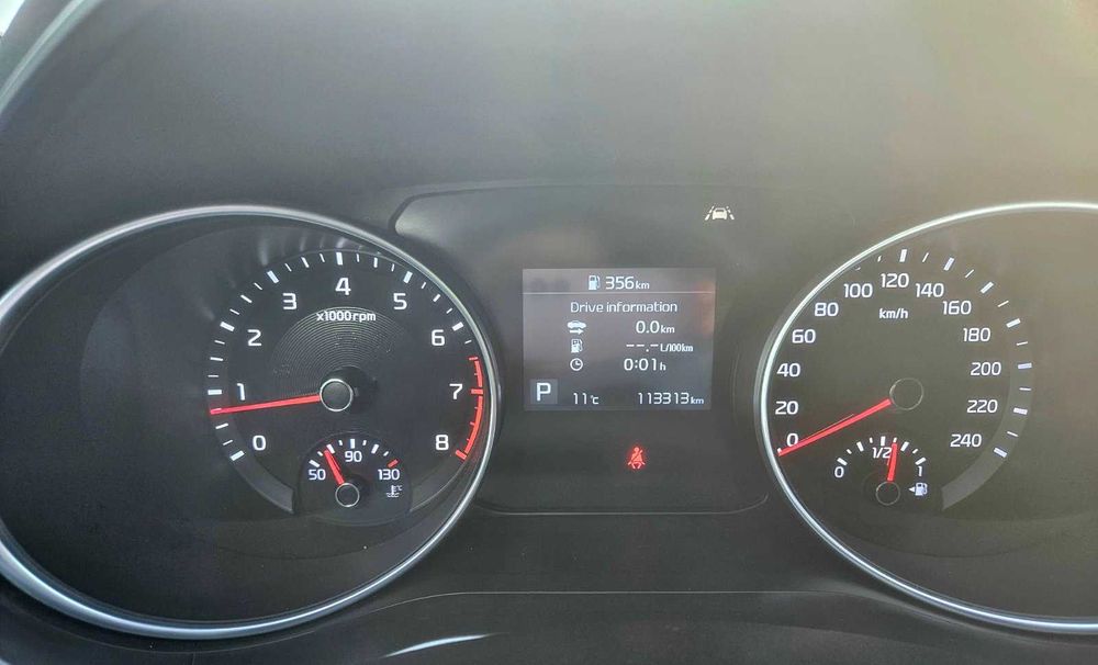 Автомобил Киа Сийд в гаранция, напълно обслужен