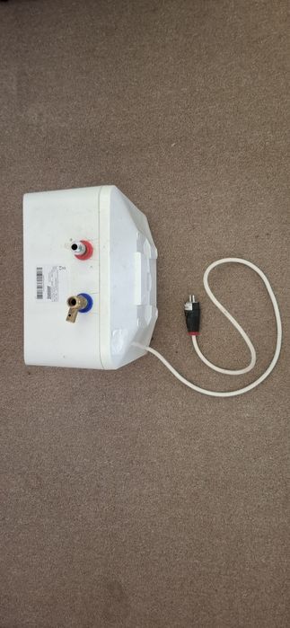 Kit Complet: 2 Boilere Junior 10L (sub chiuvetă) + Accesorii montaj (Opțional Apometru Nou)