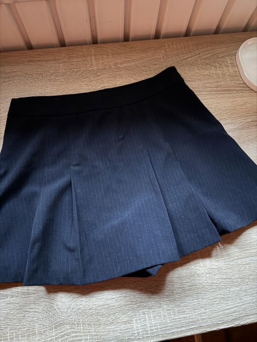 Fusta tip pantalon scurti Zara