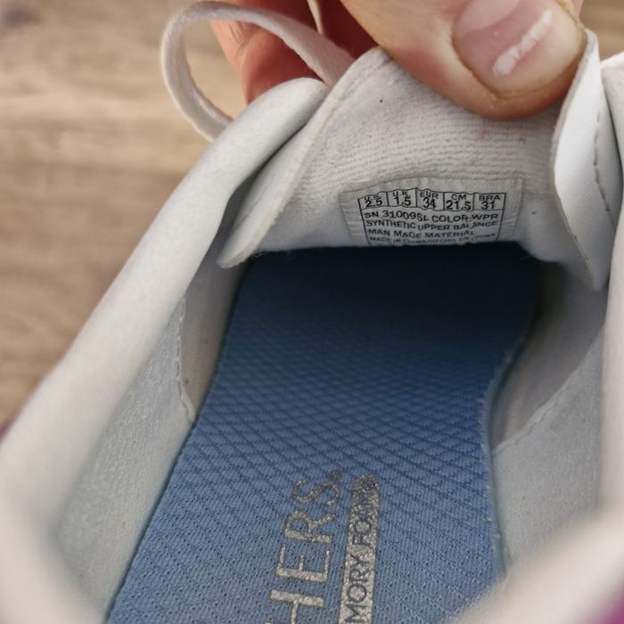 Adidași skechers mărimea 34