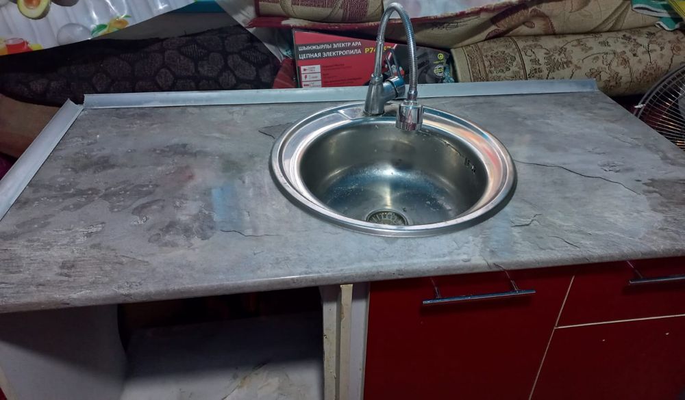 Срочно продам кухонный гарнитур!