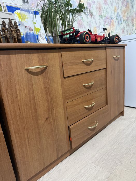 Продам спальный гарнитур