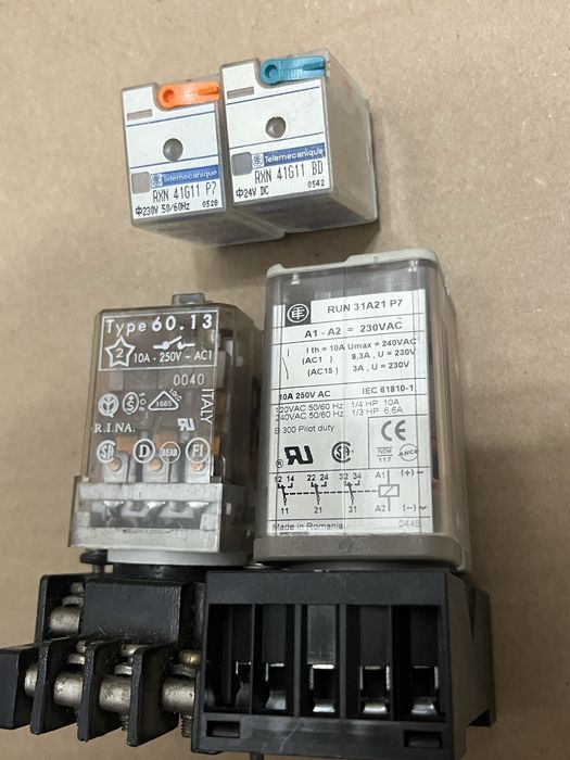 Lot 4 Relee Industriale Telemecanique + R.I.N.A. 230V 24V + 2 Socluri